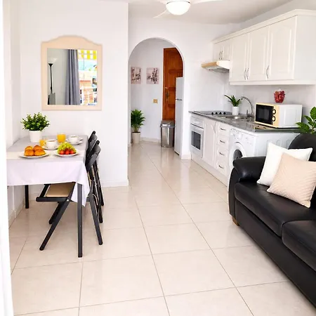 Golden Bay Seaview Terrace * لوس كريستيانوس